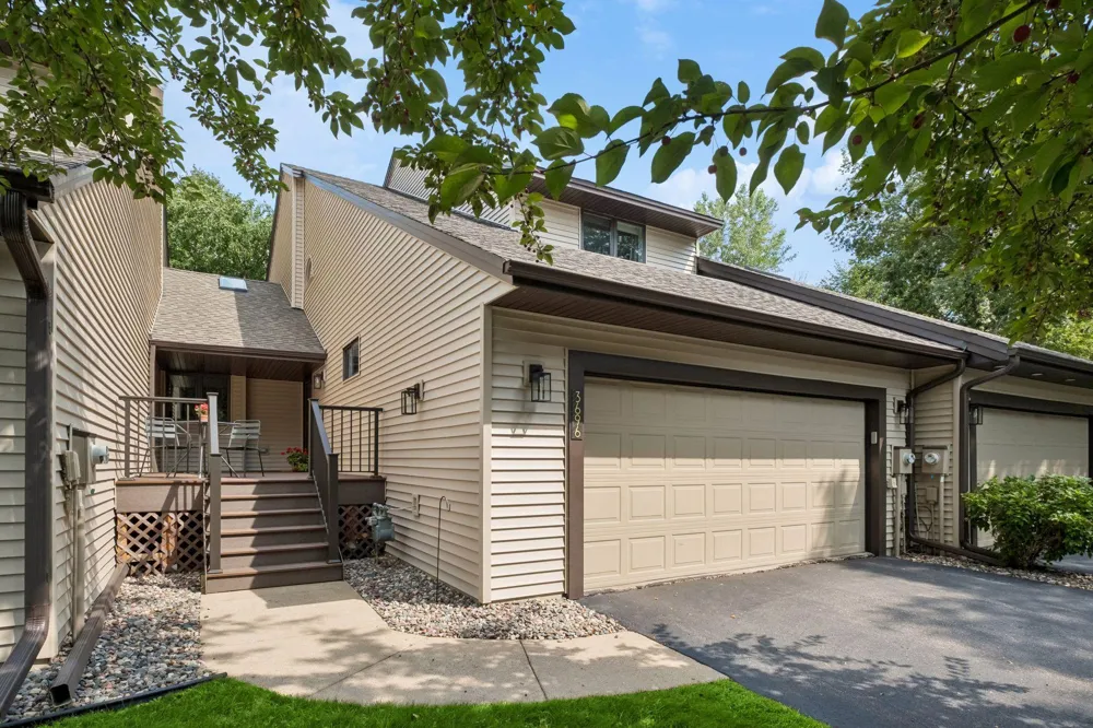 3696 Widgeon Way Eagan, MN 55123