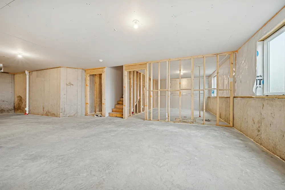 1646 Tyrone Drive Shakopee, MN 55379