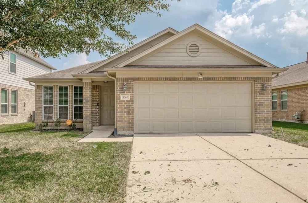5242 Espuela Lane Baytown, TX 77521