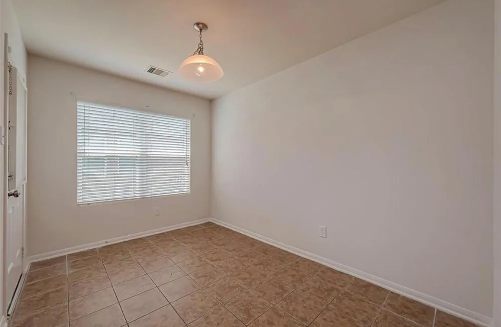 5242 Espuela Lane Baytown, TX 77521