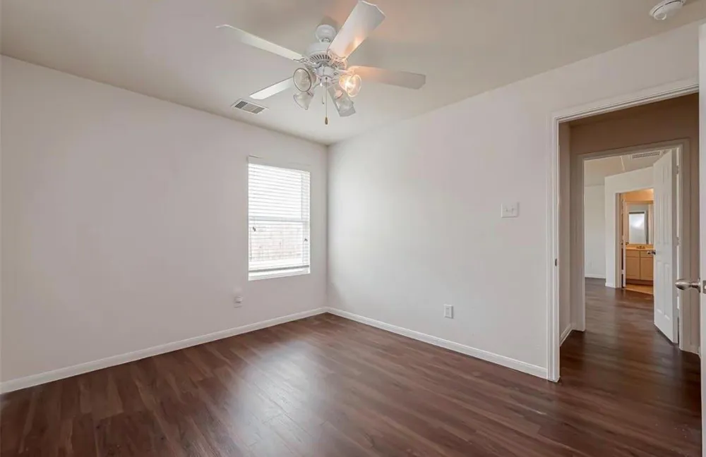 5242 Espuela Lane Baytown, TX 77521