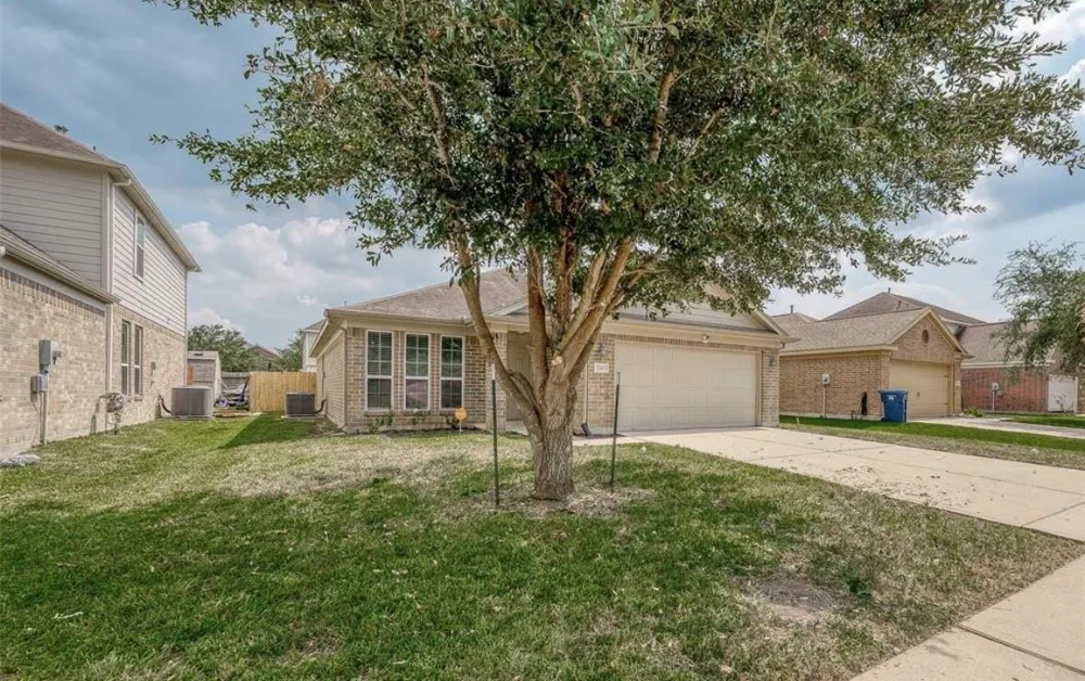 5242 Espuela Lane Baytown, TX 77521