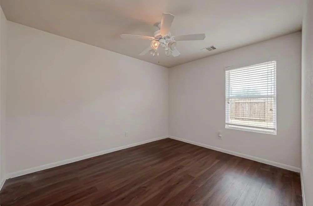 5242 Espuela Lane Baytown, TX 77521