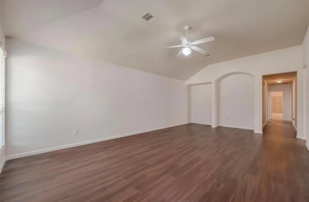 5242 Espuela Lane Baytown, TX 77521
