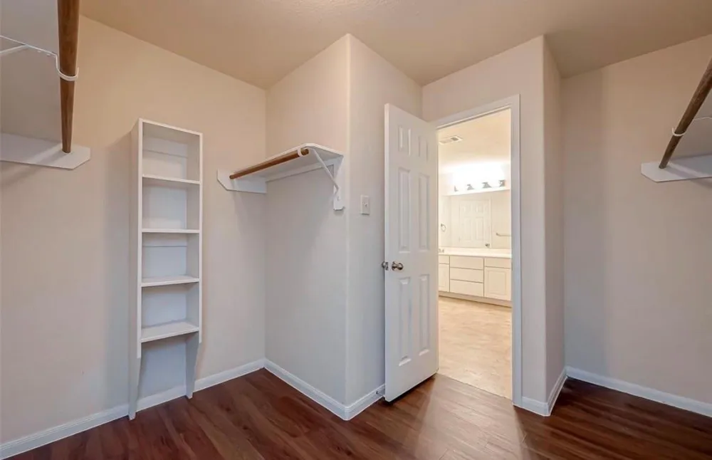 5242 Espuela Lane Baytown, TX 77521
