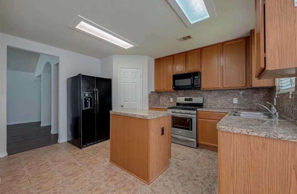 5242 Espuela Lane Baytown, TX 77521