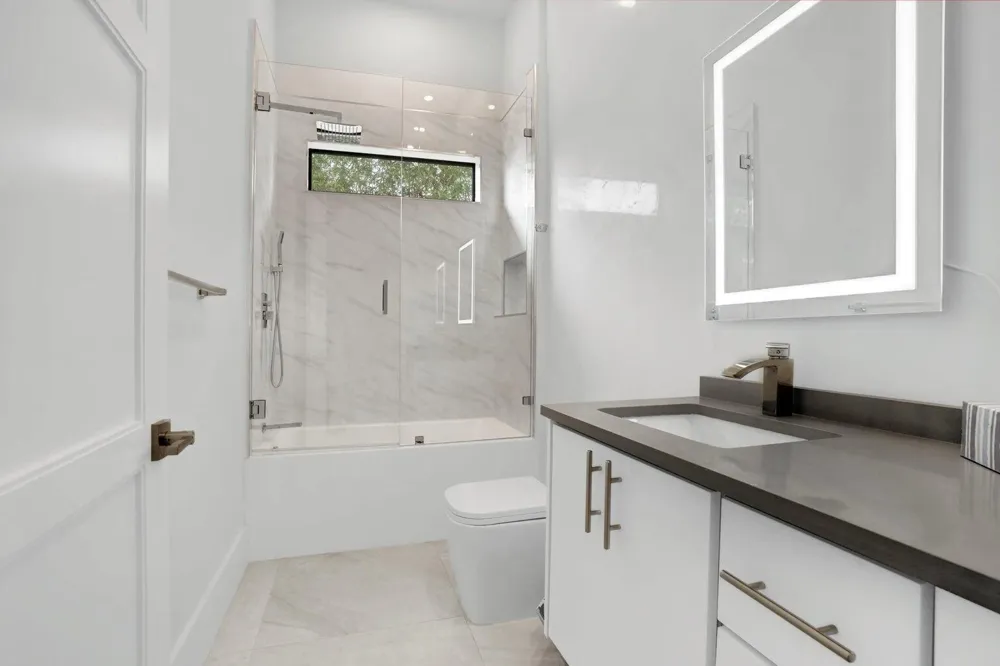 2517 Oceanview Avenue E Delray Beach, FL 33444