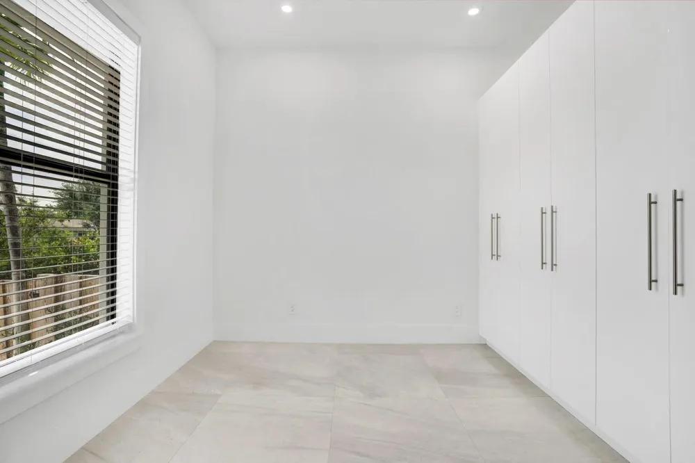 2517 Oceanview Avenue E Delray Beach, FL 33444