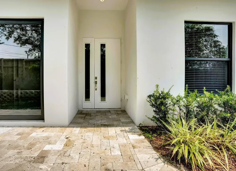 2517 Oceanview Avenue E Delray Beach, FL 33444