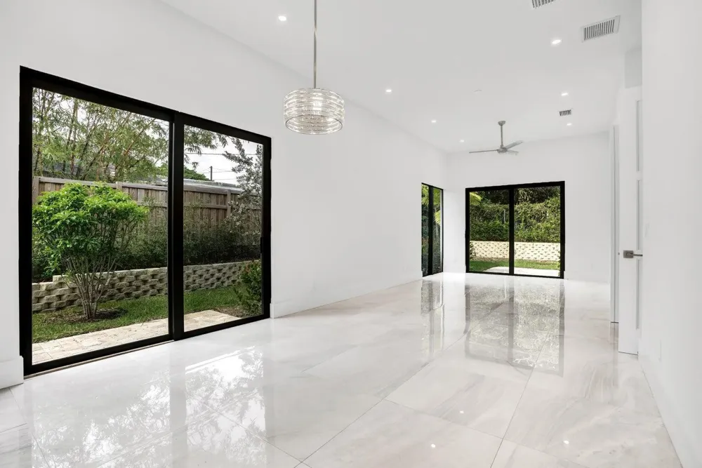 2517 Oceanview Avenue E Delray Beach, FL 33444
