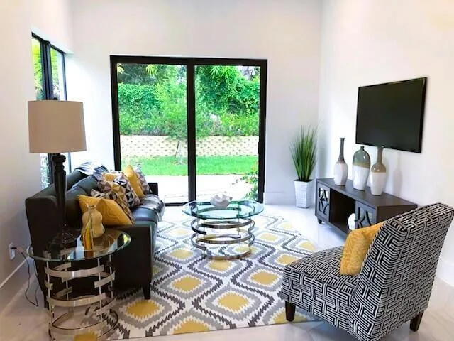 2517 Oceanview Avenue E Delray Beach, FL 33444