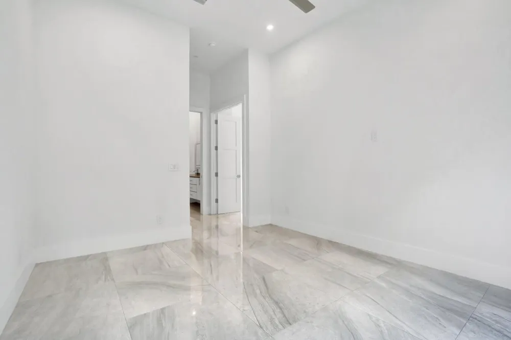 2517 Oceanview Avenue E Delray Beach, FL 33444