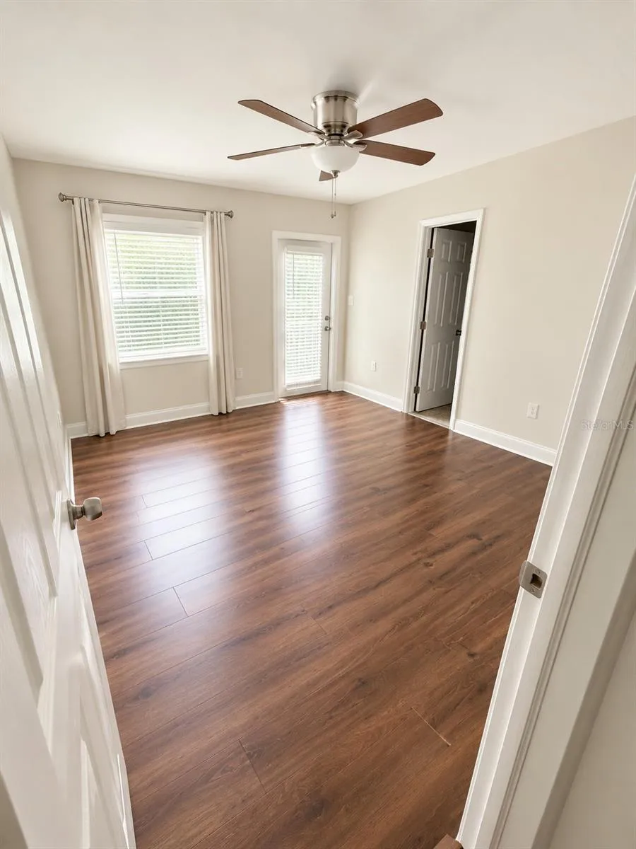 4405 W WALLCRAFT AVENUE Tampa, FL 33611
