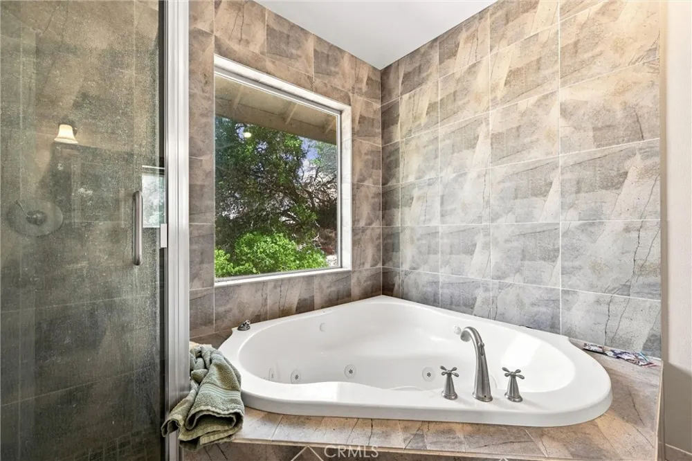 10737 Crestview Clearlake, CA 95422