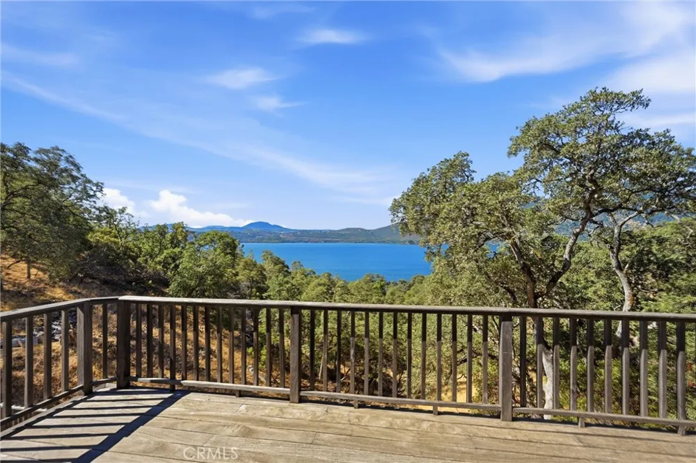 10737 Crestview Clearlake, CA 95422