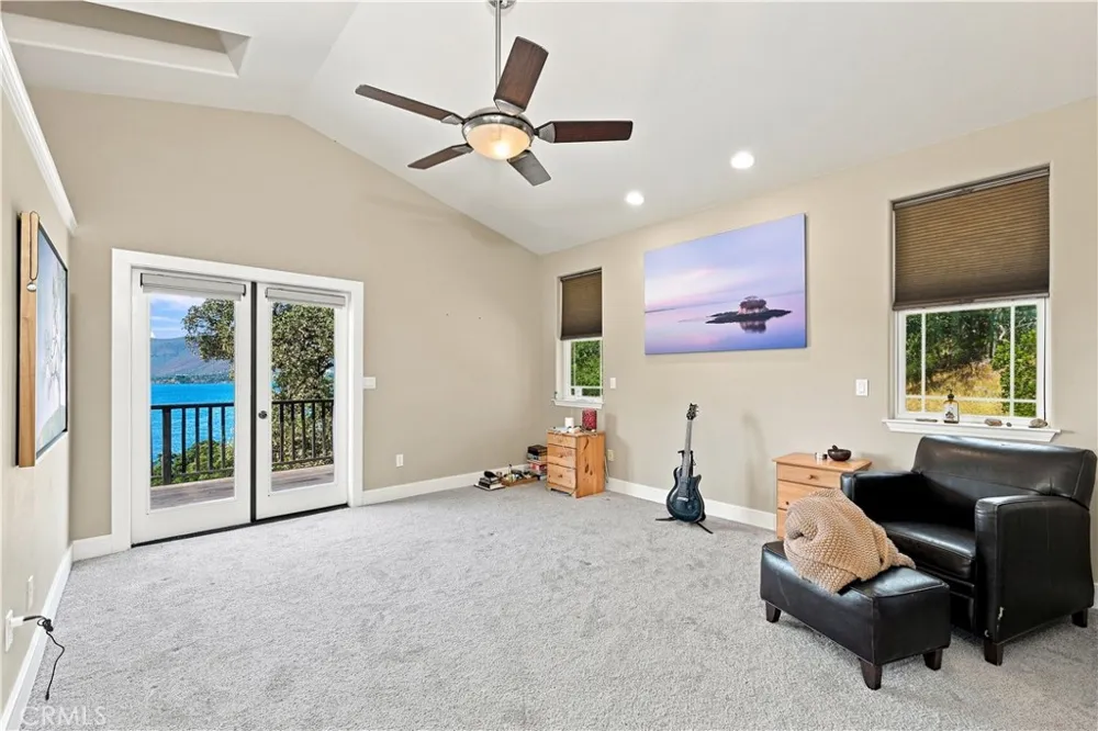 10737 Crestview Clearlake, CA 95422