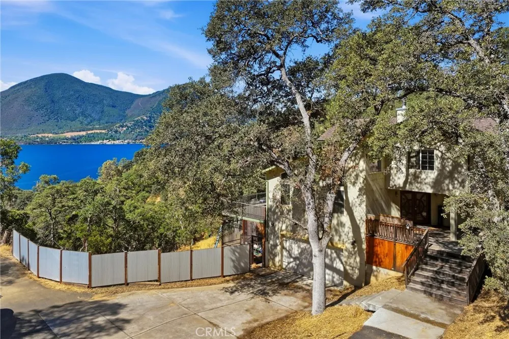 10737 Crestview Clearlake, CA 95422