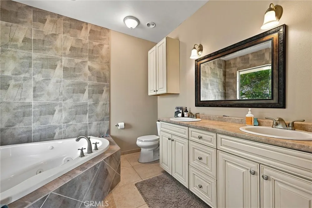 10737 Crestview Clearlake, CA 95422