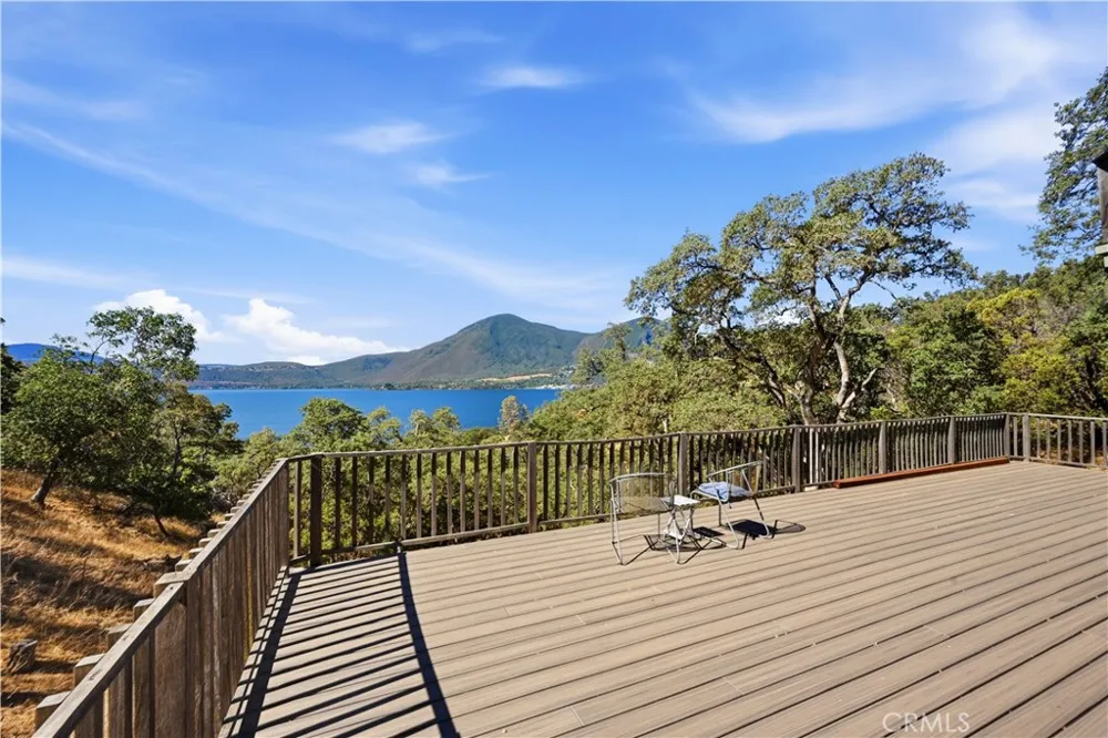 10737 Crestview Clearlake, CA 95422