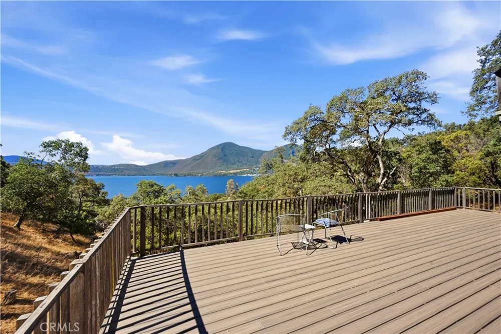 10737 Crestview Clearlake, CA 95422