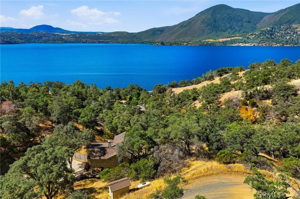 10737 Crestview Clearlake, CA 95422