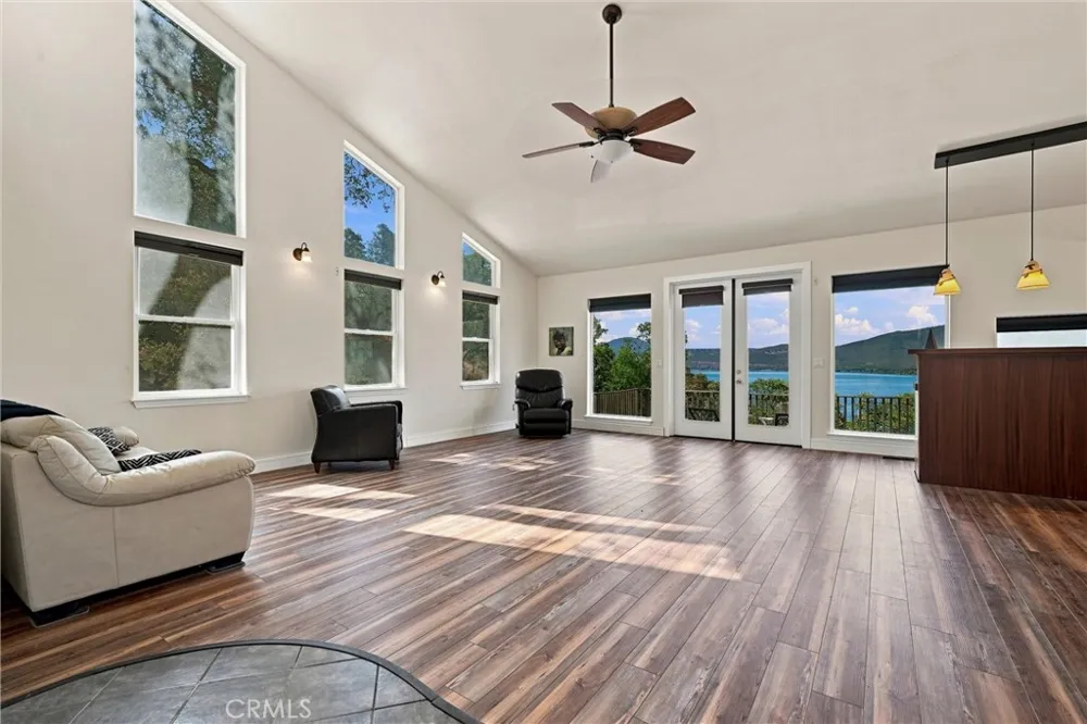 10737 Crestview Clearlake, CA 95422