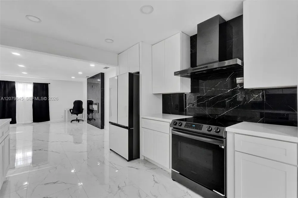 860 NW 207th St Miami Gardens, FL 33169