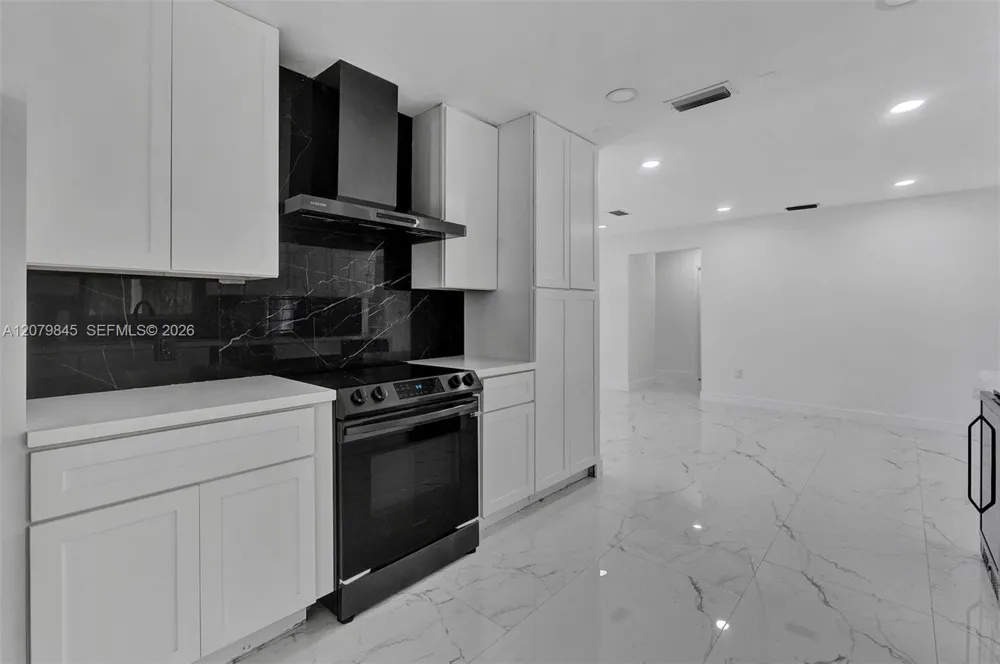 860 NW 207th St Miami Gardens, FL 33169