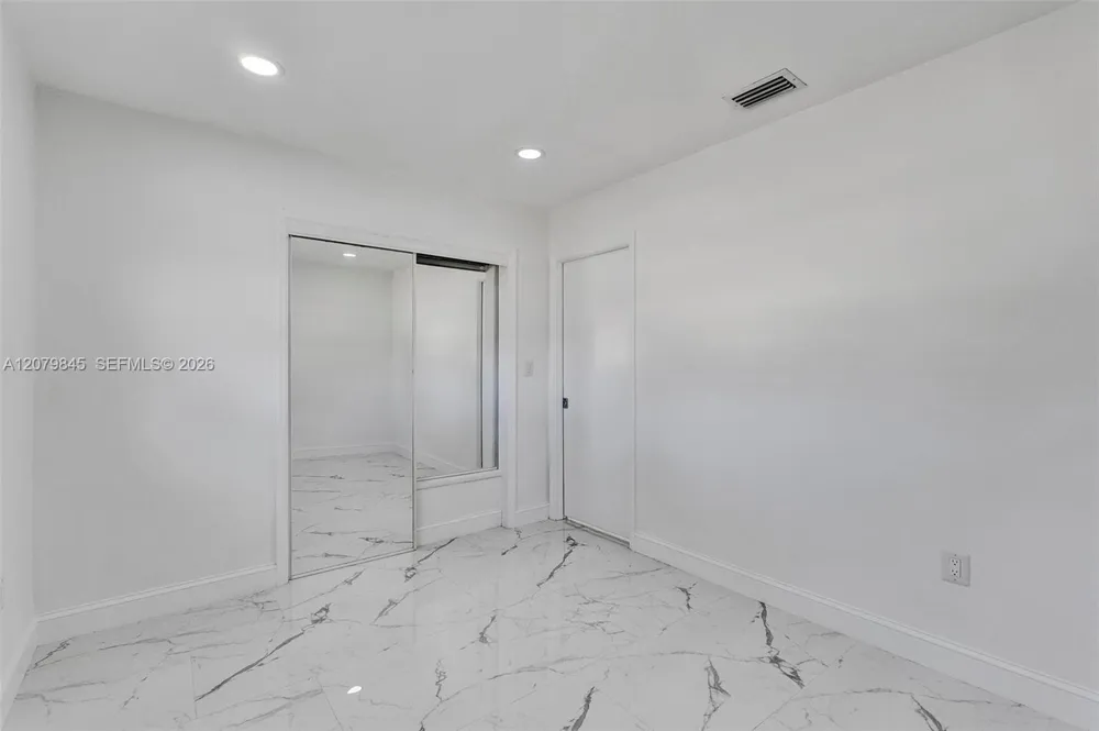 860 NW 207th St Miami Gardens, FL 33169