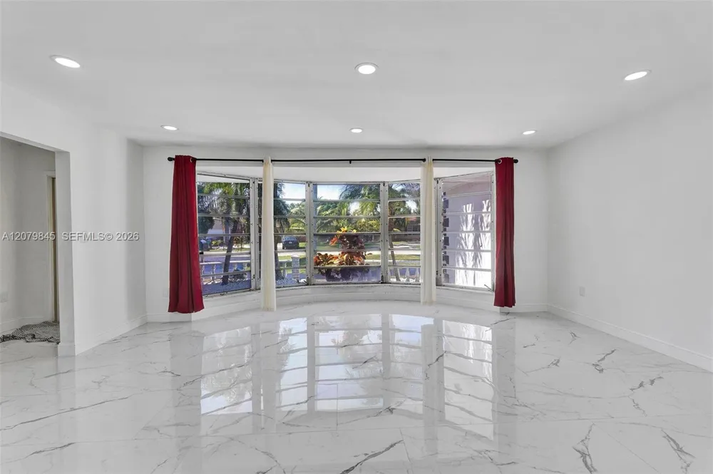 860 NW 207th St Miami Gardens, FL 33169