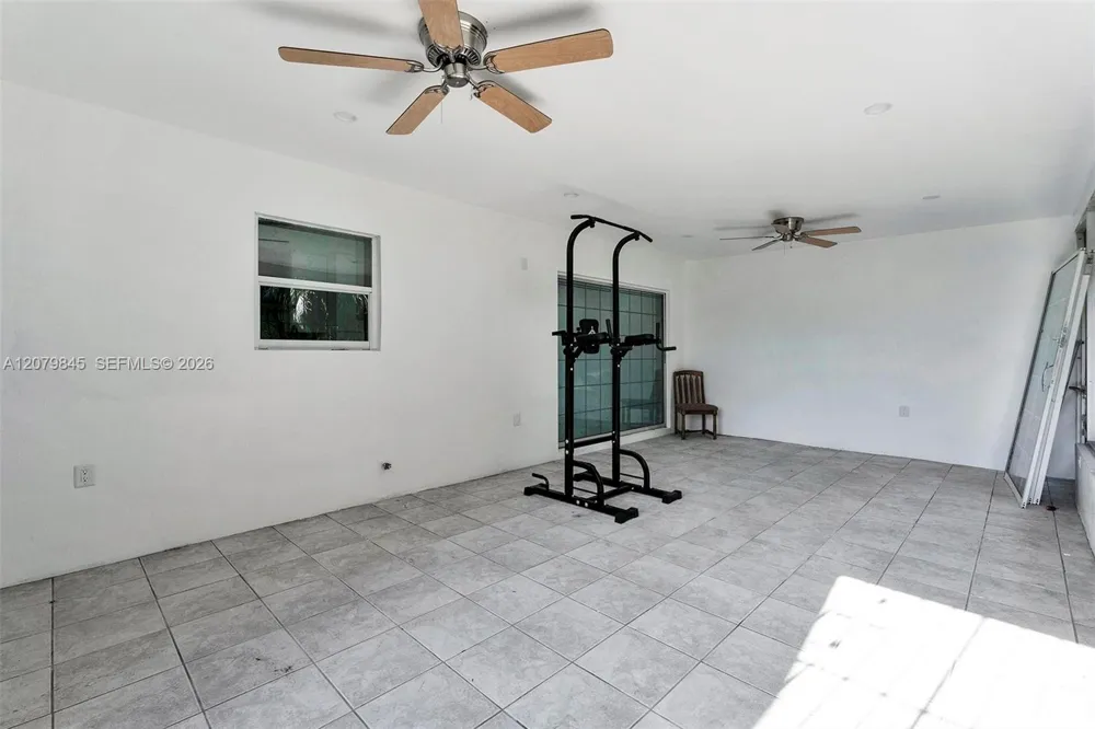 860 NW 207th St Miami Gardens, FL 33169