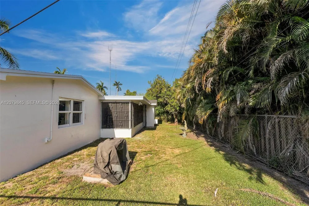 860 NW 207th St Miami Gardens, FL 33169