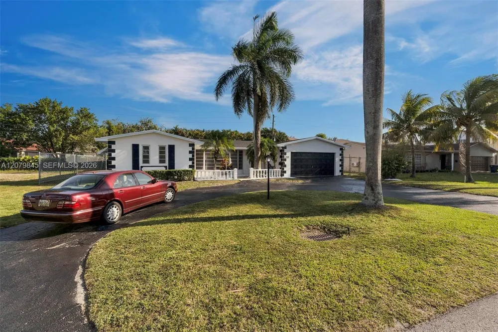860 NW 207th St Miami Gardens, FL 33169