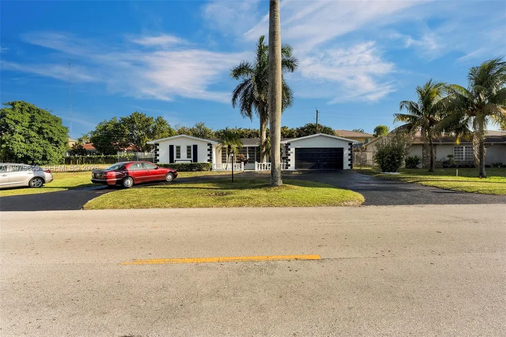 860 NW 207th St Miami Gardens, FL 33169