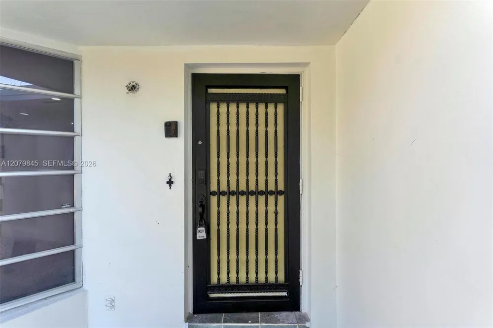 860 NW 207th St Miami Gardens, FL 33169