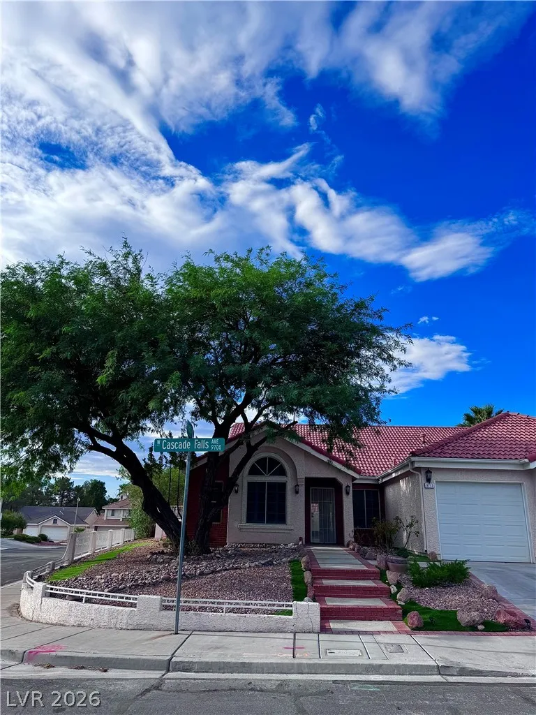9713 Cascade Falls Avenue Las Vegas, NV 89117