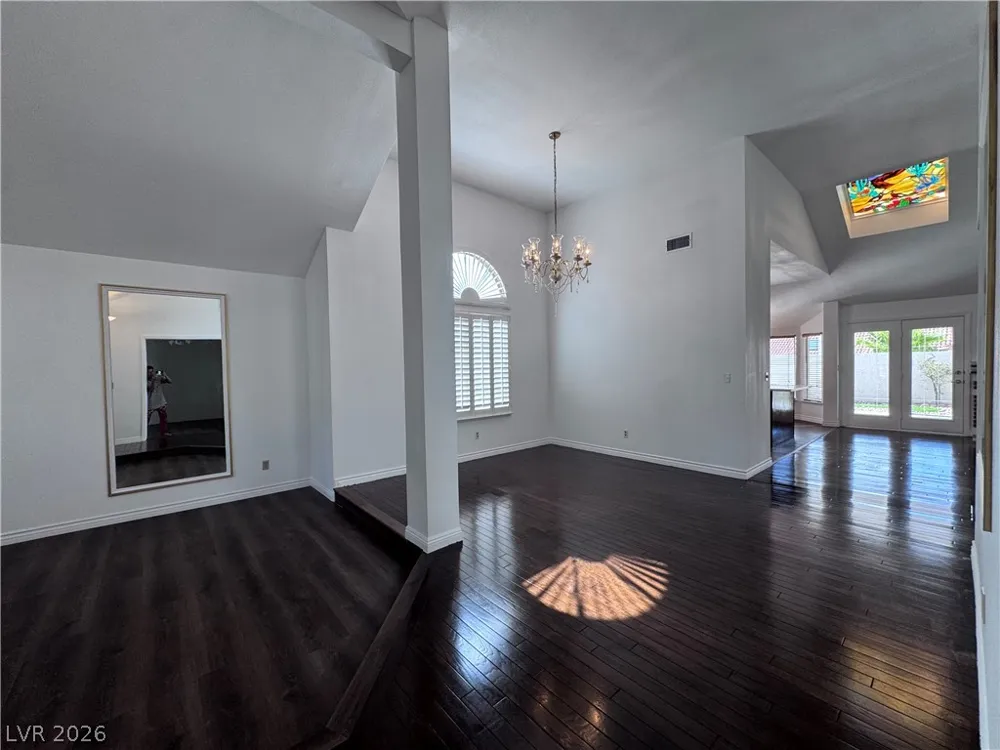 9713 Cascade Falls Avenue Las Vegas, NV 89117