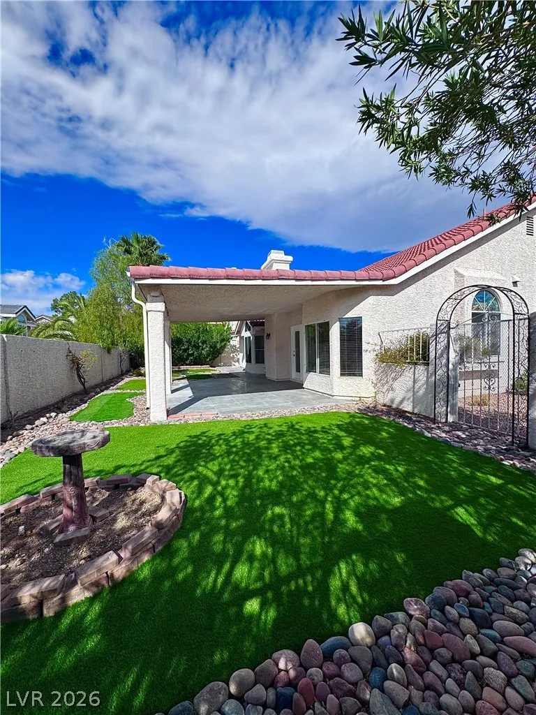 9713 Cascade Falls Avenue Las Vegas, NV 89117
