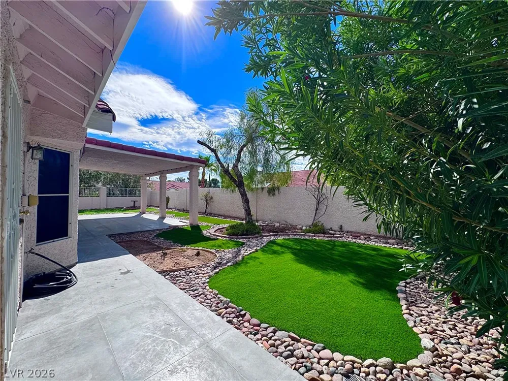 9713 Cascade Falls Avenue Las Vegas, NV 89117