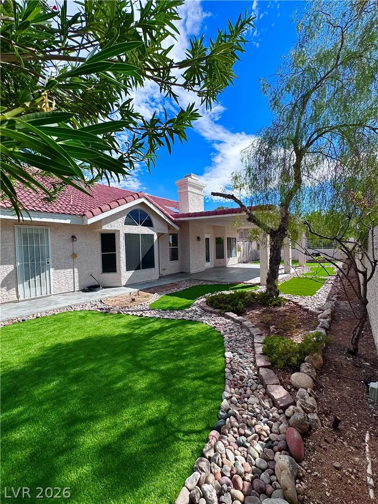 9713 Cascade Falls Avenue Las Vegas, NV 89117