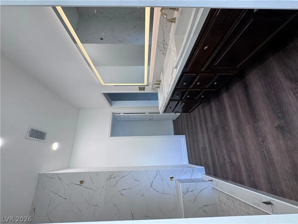 9713 Cascade Falls Avenue Las Vegas, NV 89117