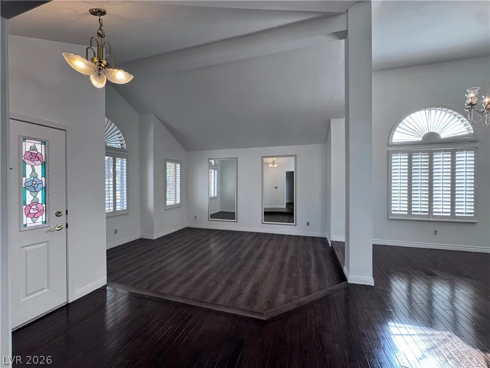 9713 Cascade Falls Avenue Las Vegas, NV 89117