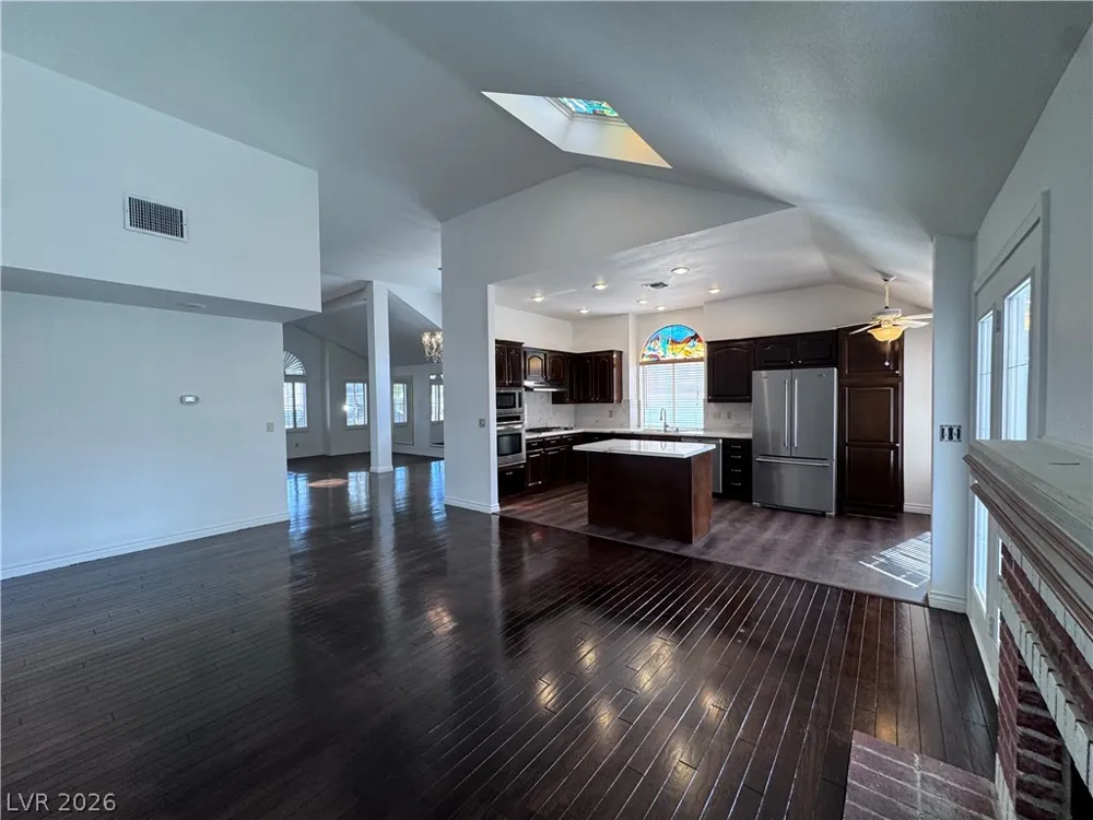 9713 Cascade Falls Avenue Las Vegas, NV 89117
