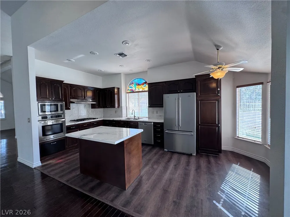 9713 Cascade Falls Avenue Las Vegas, NV 89117