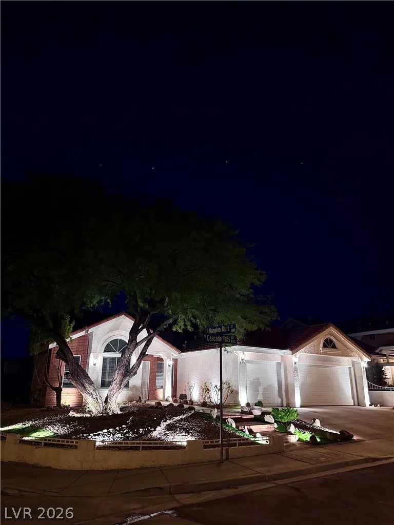 9713 Cascade Falls Avenue Las Vegas, NV 89117