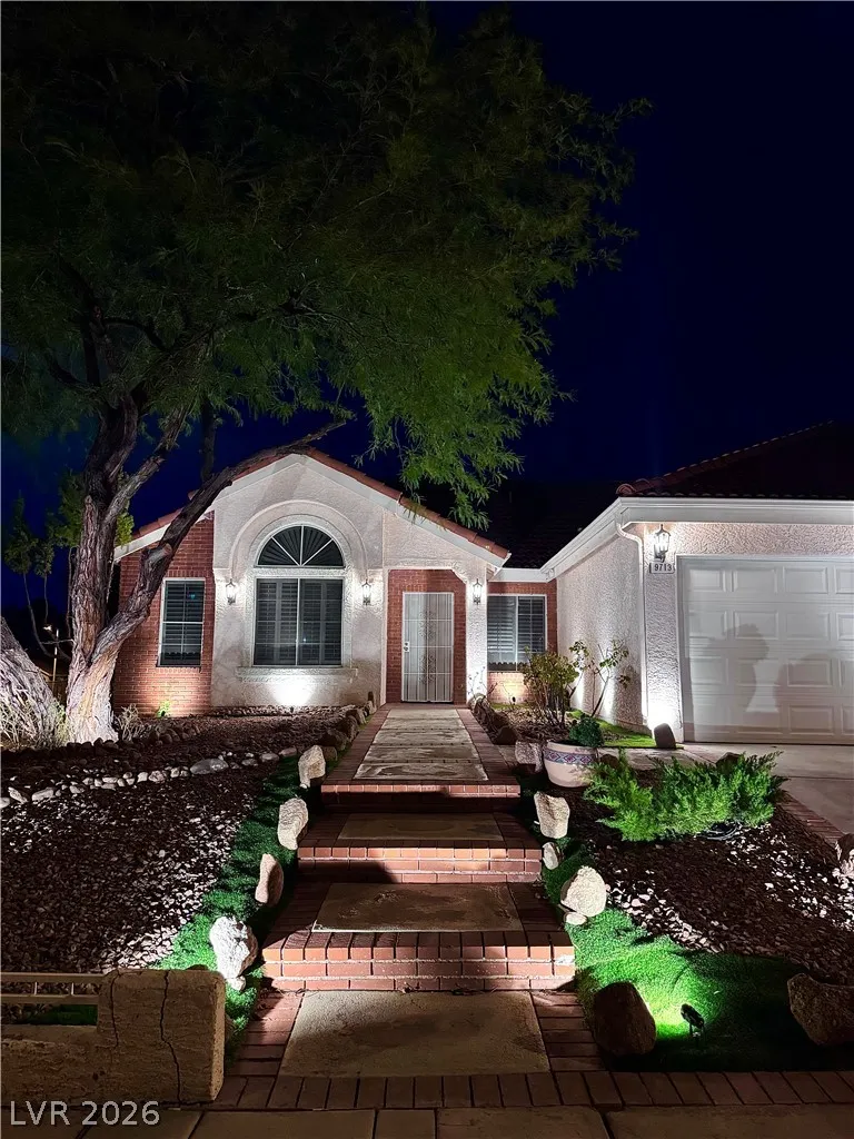 9713 Cascade Falls Avenue Las Vegas, NV 89117