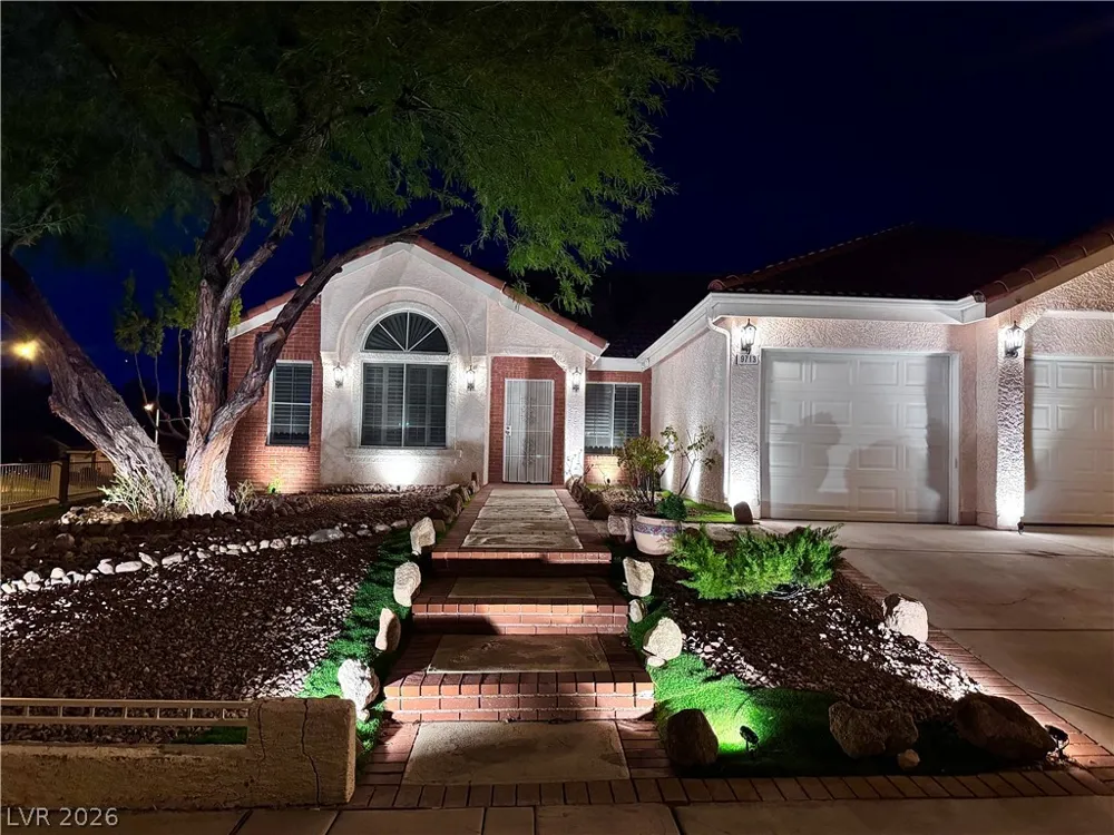 9713 Cascade Falls Avenue Las Vegas, NV 89117