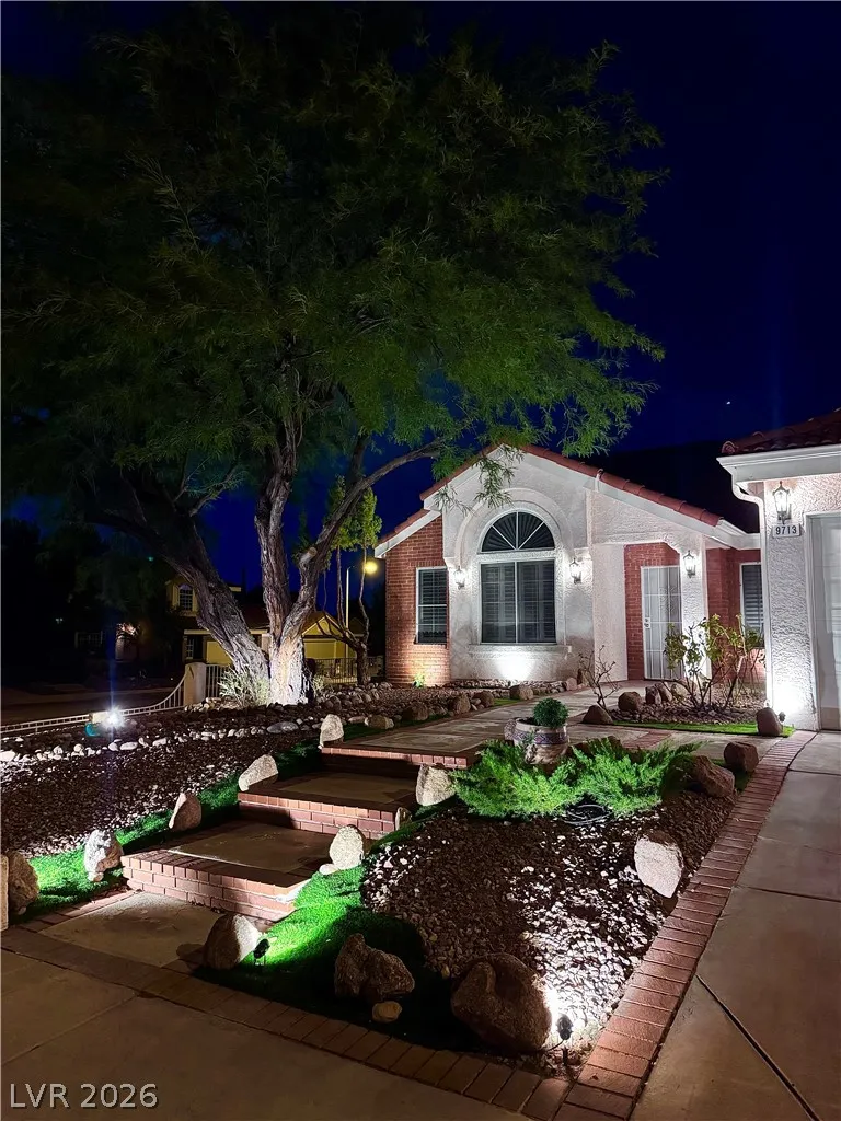 9713 Cascade Falls Avenue Las Vegas, NV 89117