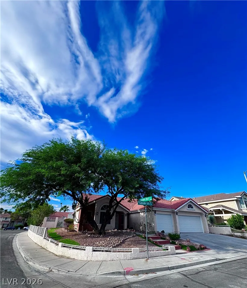 9713 Cascade Falls Avenue Las Vegas, NV 89117