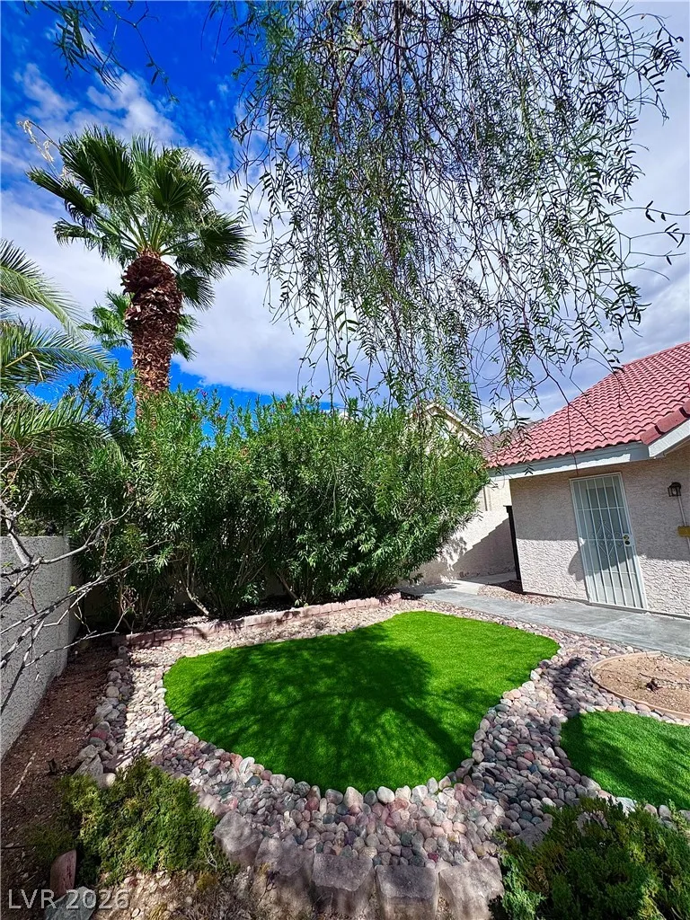 9713 Cascade Falls Avenue Las Vegas, NV 89117